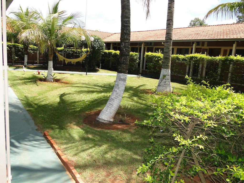 Hotel Pousada Vale Do Sol Em Pompéia Kültér fotó