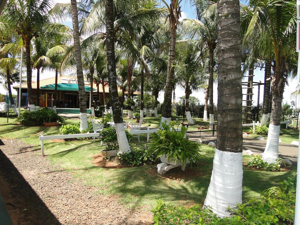Hotel Pousada Vale Do Sol Em Pompéia Kültér fotó