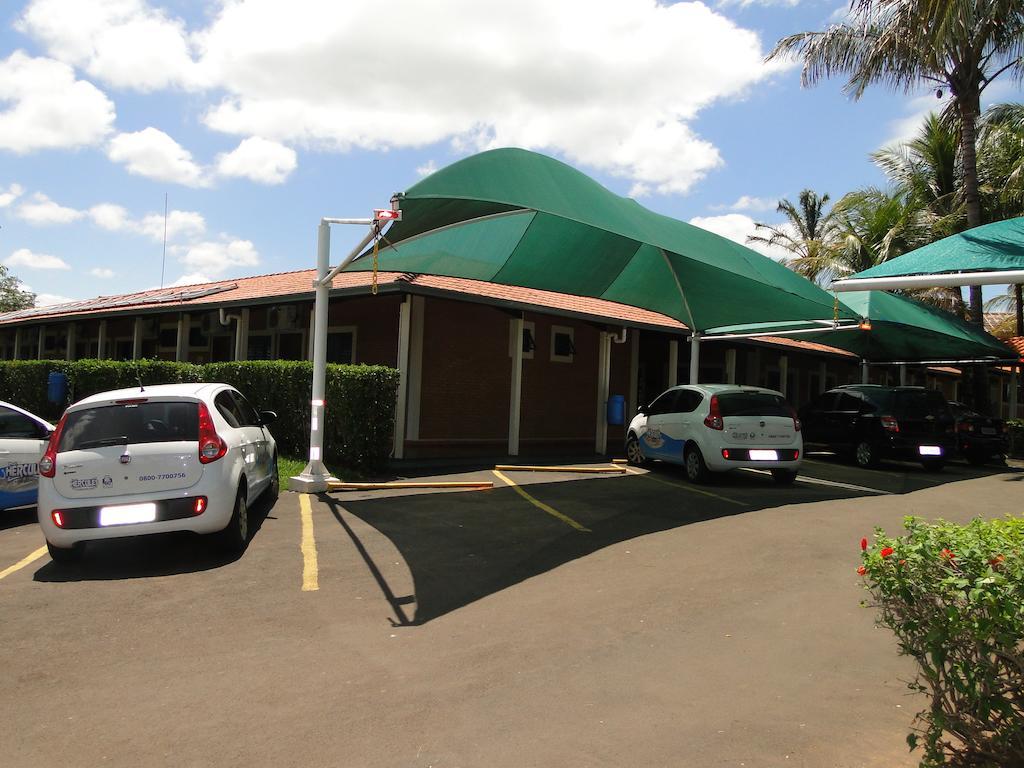 Hotel Pousada Vale Do Sol Em Pompéia Kültér fotó
