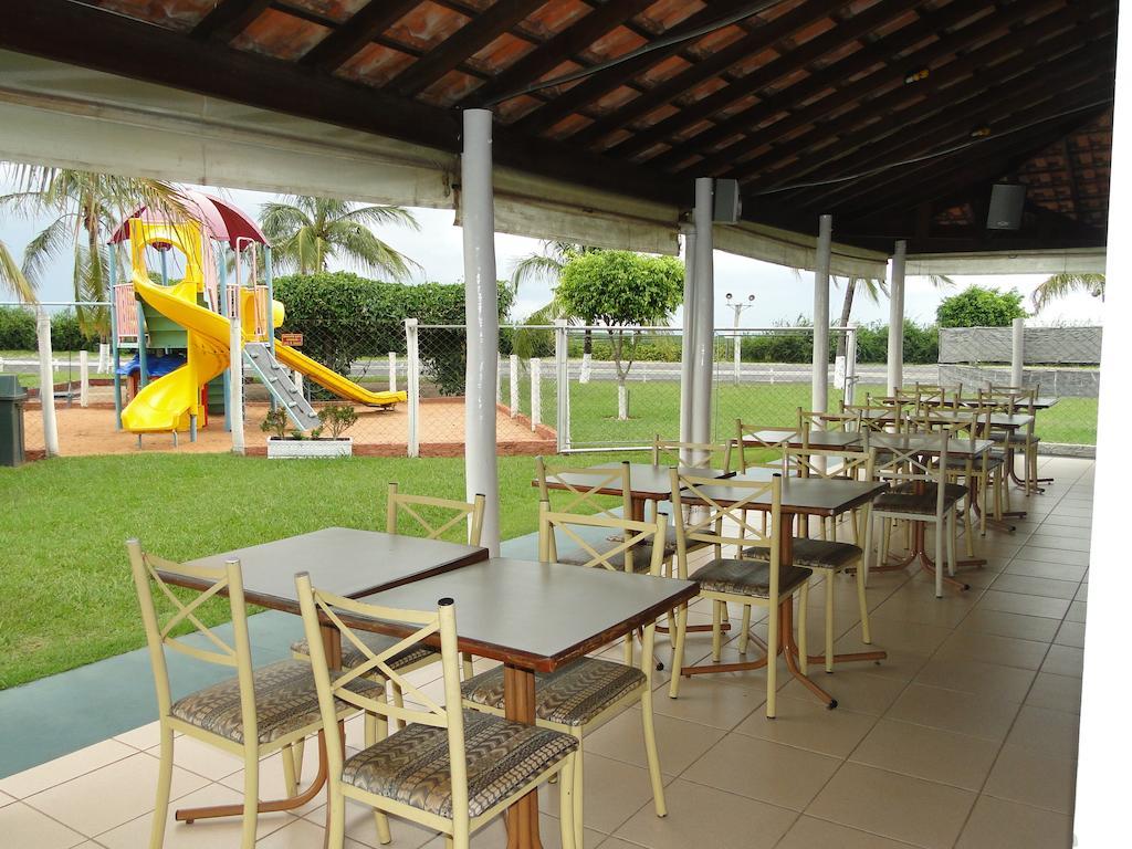 Hotel Pousada Vale Do Sol Em Pompéia Kültér fotó