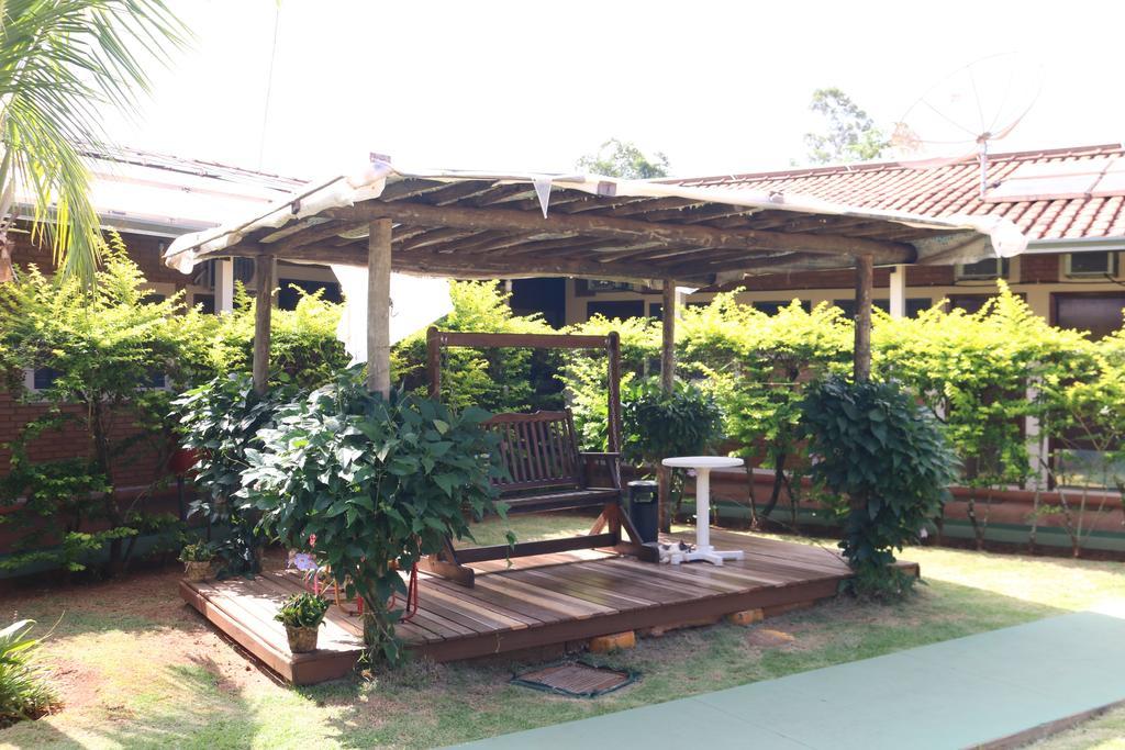 Hotel Pousada Vale Do Sol Em Pompéia Kültér fotó