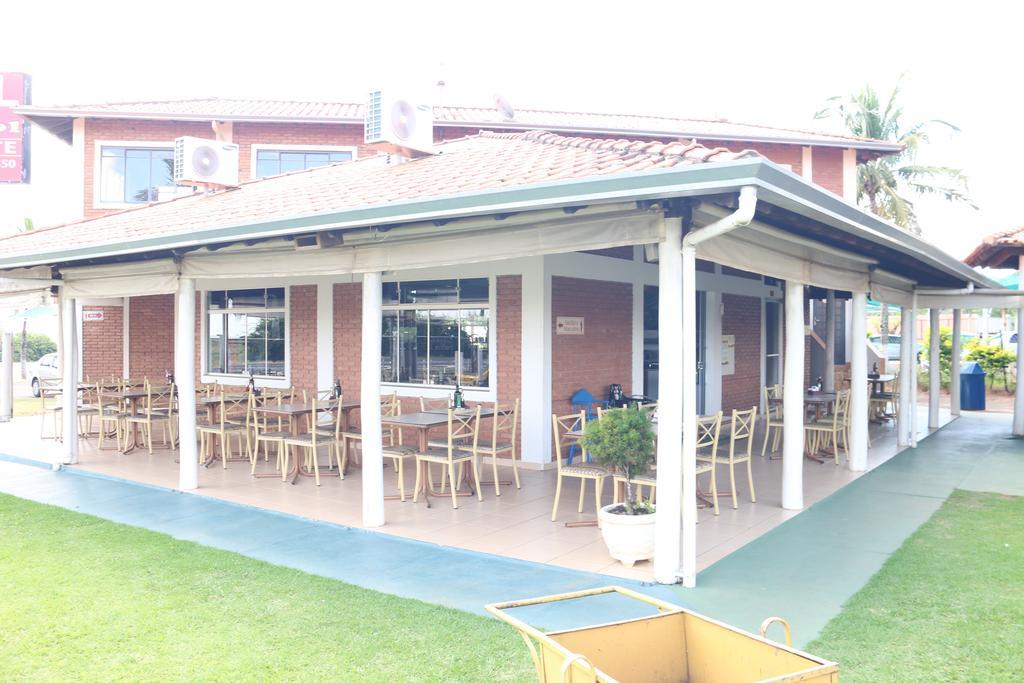 Hotel Pousada Vale Do Sol Em Pompéia Kültér fotó